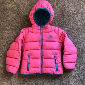 Warm and cozy girls puffer coat!